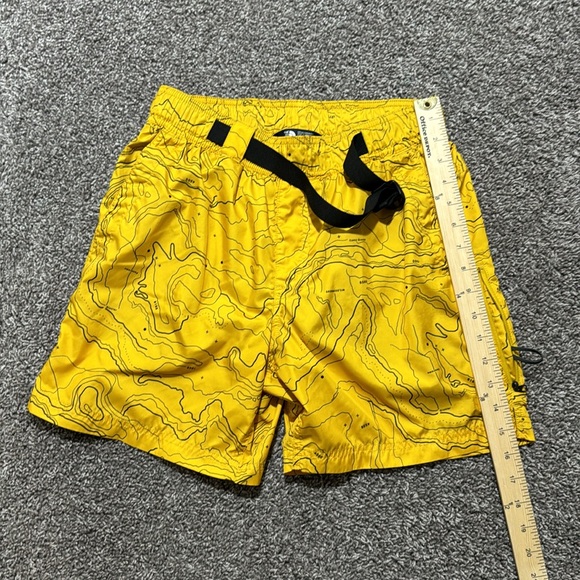 The North Face Topography Belted Shorts Men Small Yellow Black Lined Pockets - Picture 2 of 3